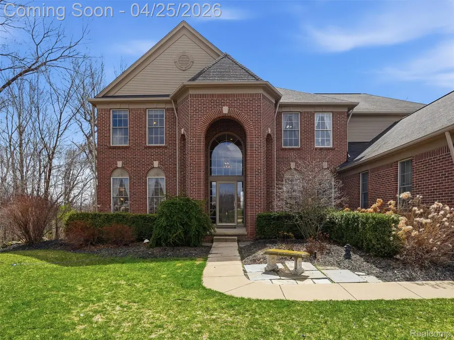 3235 Woodview Circle, Orion, MI 48362 - #3