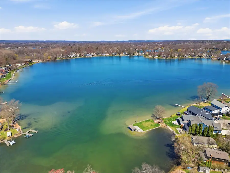 1836 Alsup Avenue, Commerce Township, MI 48382 - #2