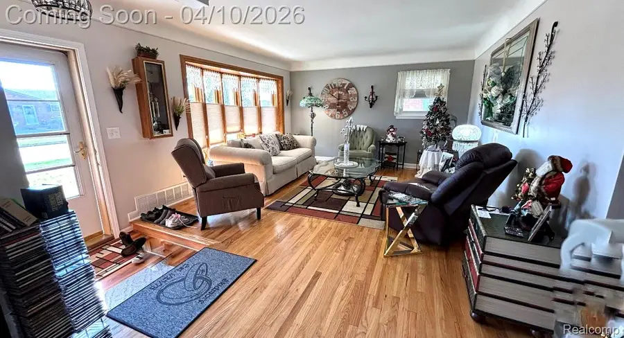 1772 Lakeview Street, Trenton, MI 48183 - #2