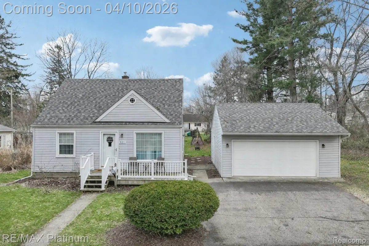 521 W Crane Street, Howell, MI 48843 - #1