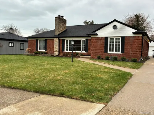 65 Hampton Road, GrossePointeShores, MI 48236