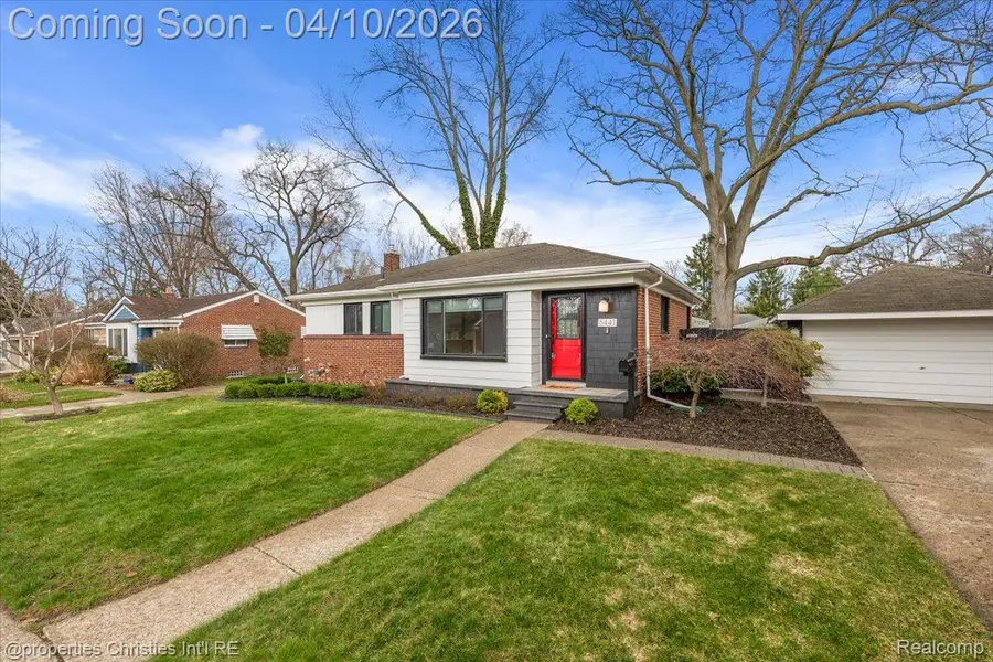 8441 Northfield Boulevard, Oak Park, MI 48237 - #2