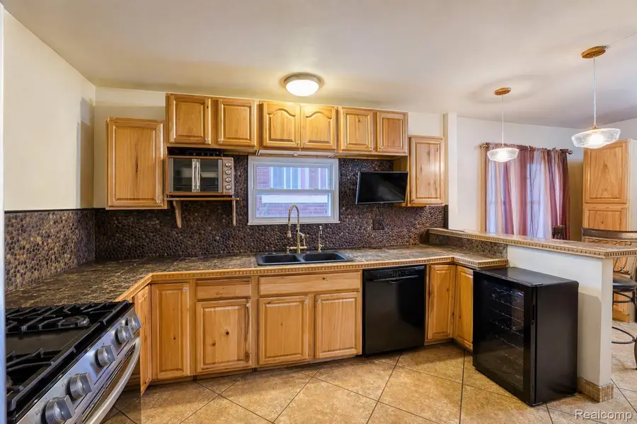 18714 Santa Barbara Drive, Detroit, MI 48221 - #3
