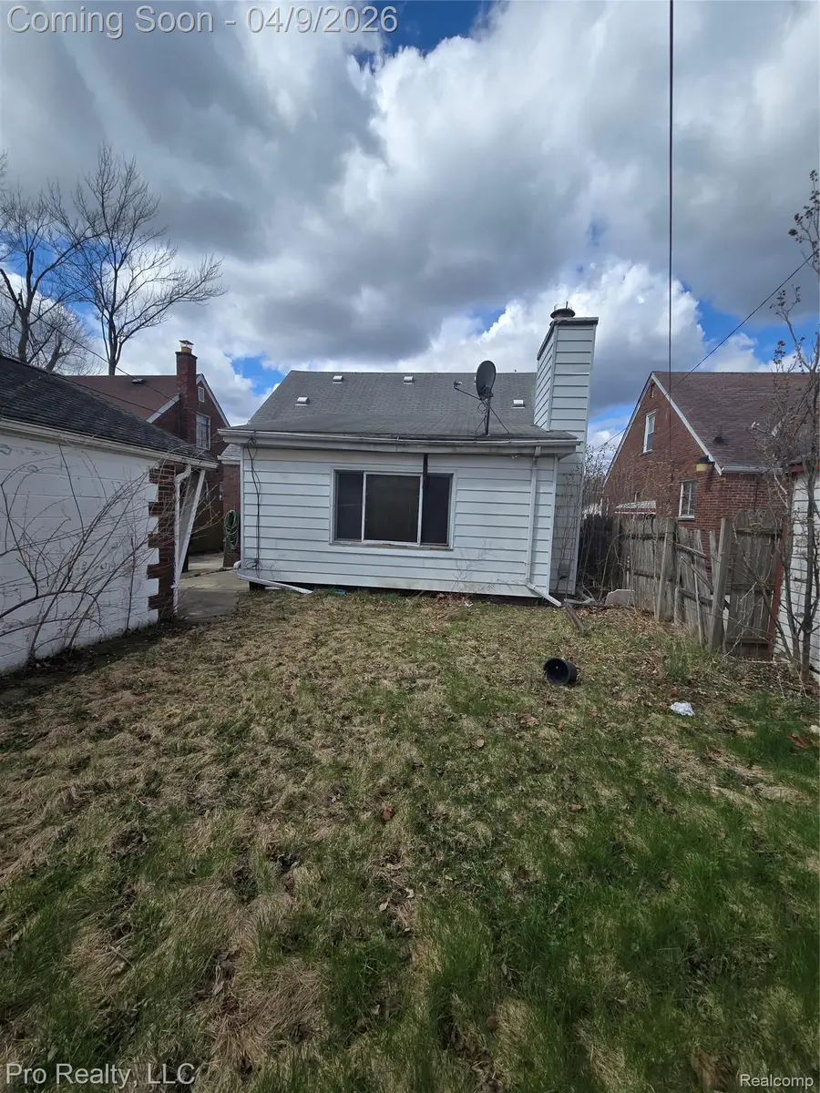 18288 Glastonbury Road, Detroit, MI 48219 - #2