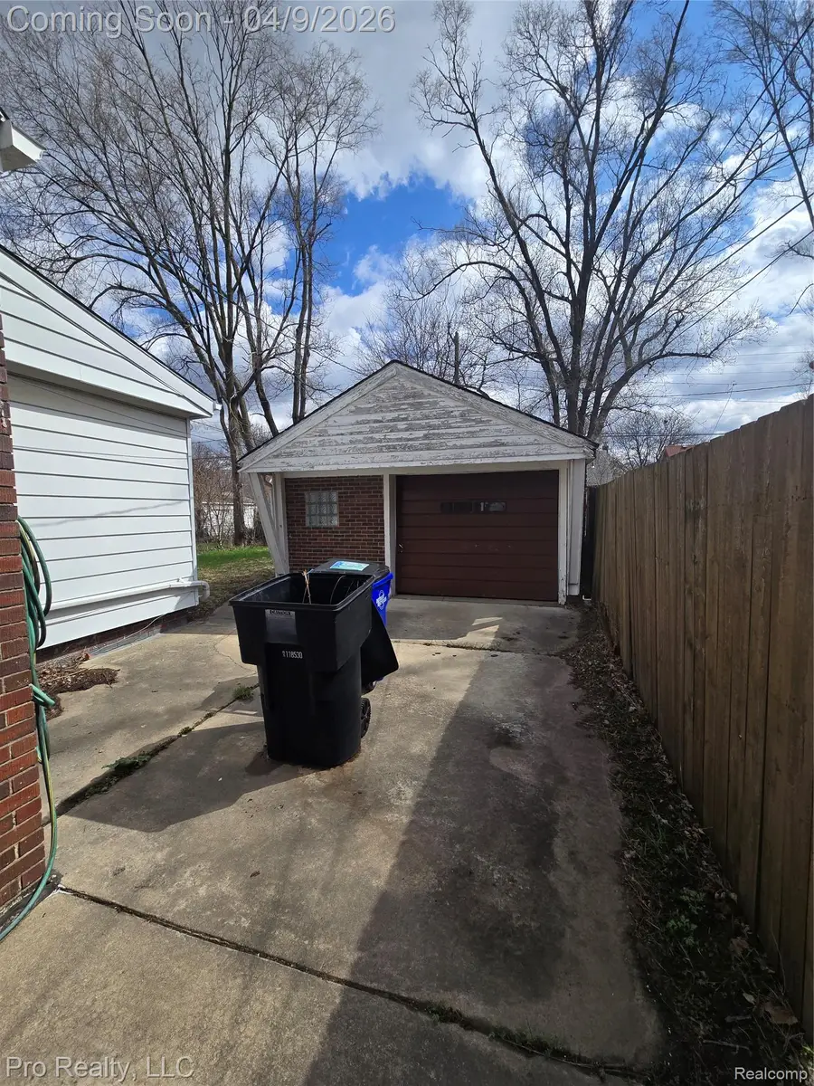 18288 Glastonbury Road, Detroit, MI 48219 - #3