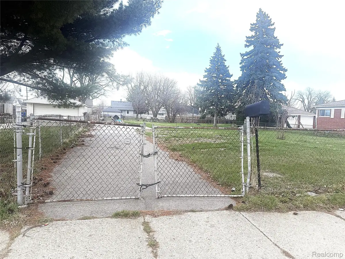 24820 Wagner Ave Avenue, Warren, MI 48089 - #1