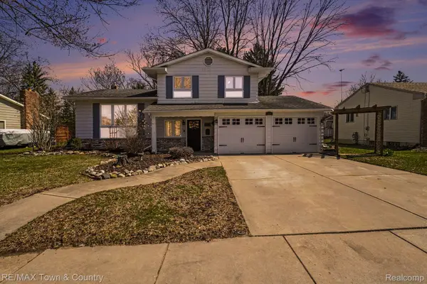 527 Spring Lane, Flushing, MI 48433