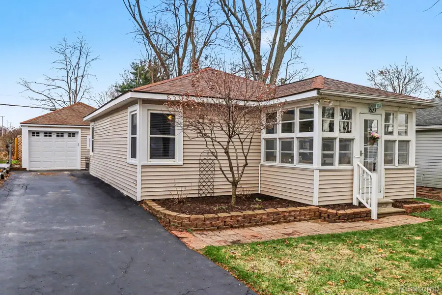 1627 Grinshaw Street, Commerce Township, MI 48382 - #2