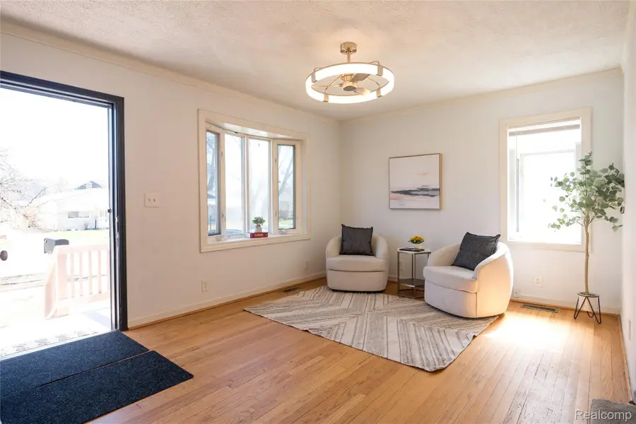 27127 Dartmouth Street, Madison Heights, MI 48071 - #2