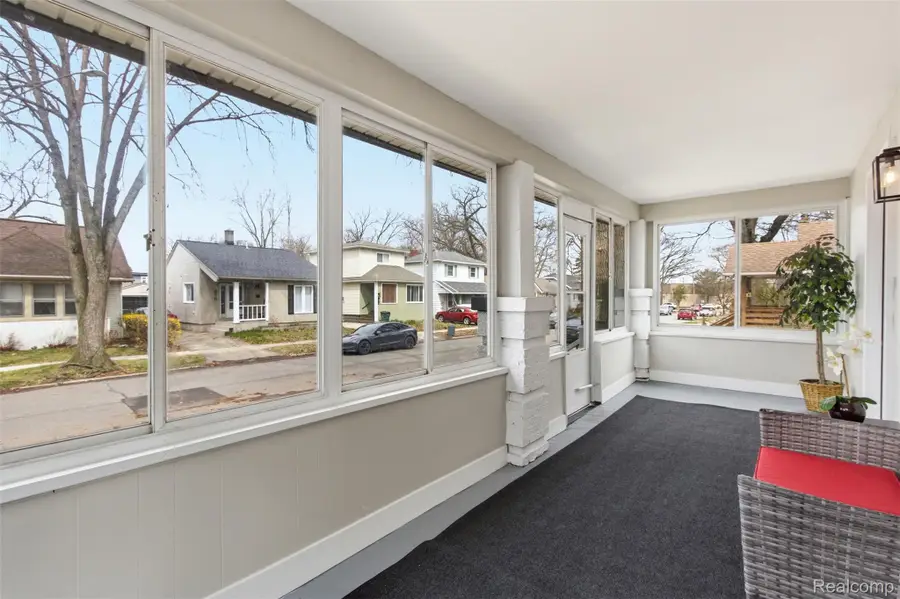 560 E Drayton Street, Ferndale, MI 48220 - #3