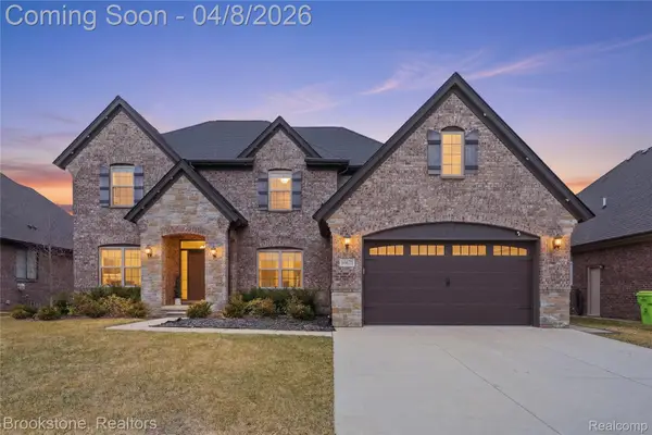 49677 Monarch Drive, Macomb, MI 48044