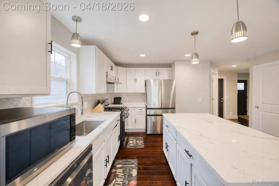 23092 Berdeno Avenue, Hazel Park, MI 48030 - #2