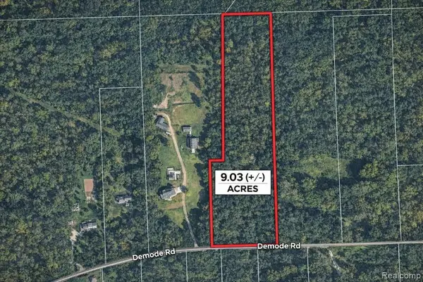 3940 Demode Road, Holly, MI 48442