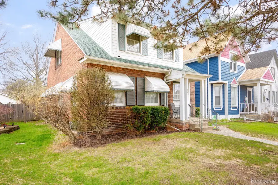 344 Oak Street, Wyandotte, MI 48192 - #2