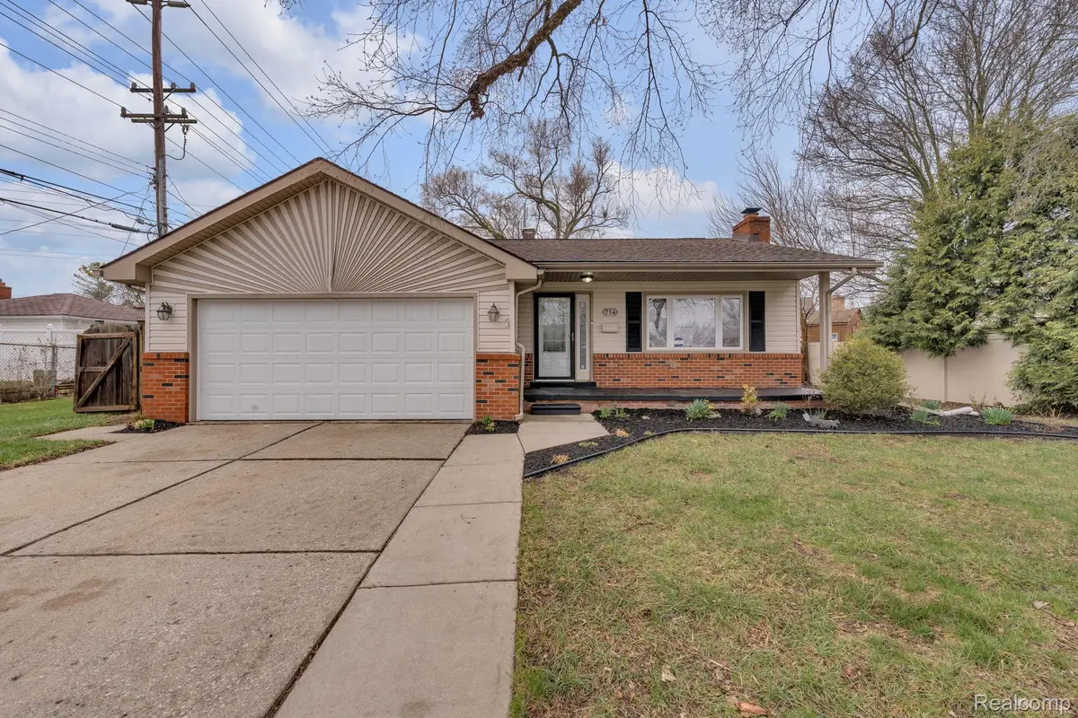 714 9th Street, Wyandotte, MI 48192 - #1