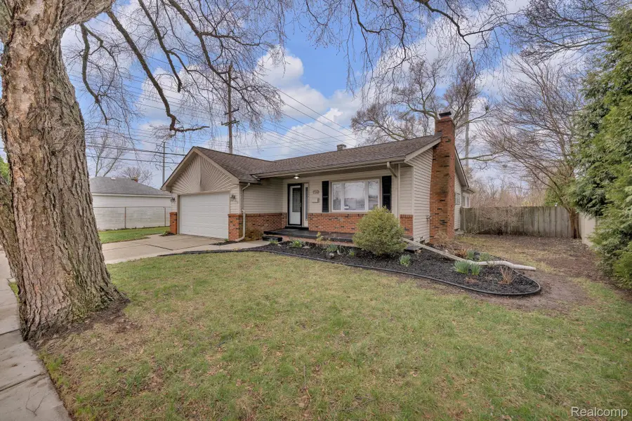 714 9th Street, Wyandotte, MI 48192 - #2