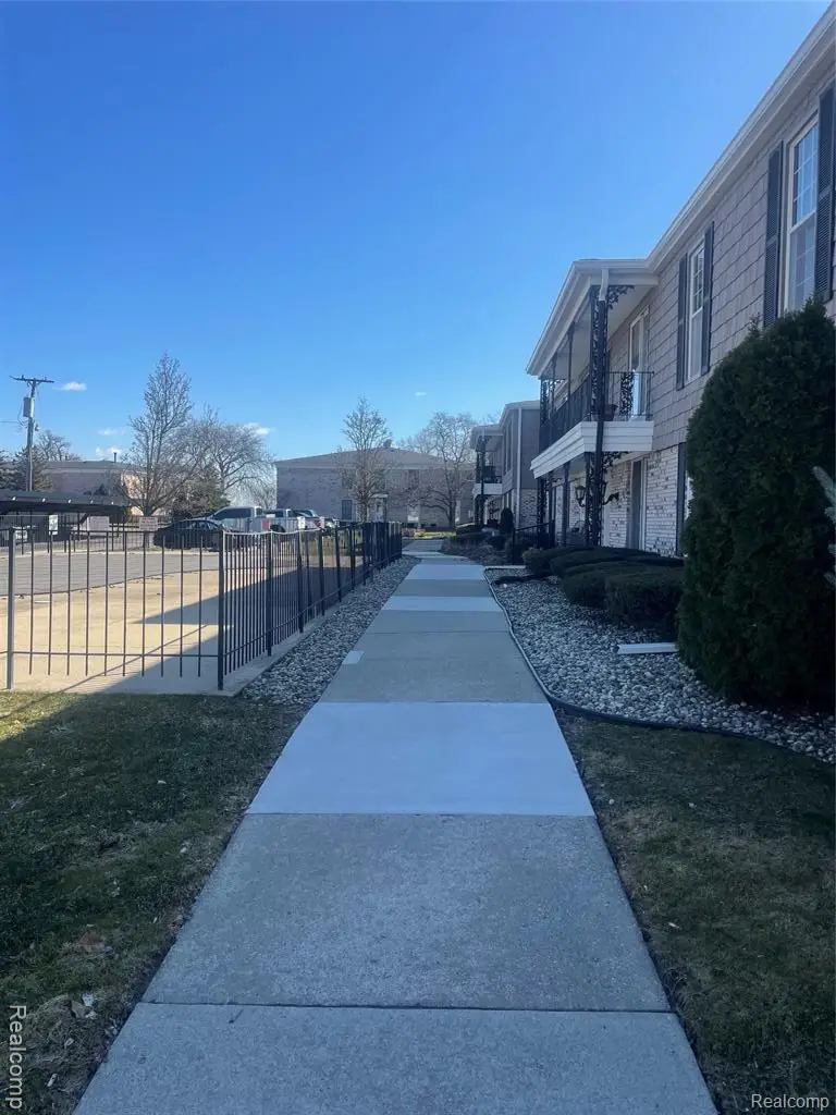 24360 East River Road #36, Grosse Ile, MI 48138 - #2