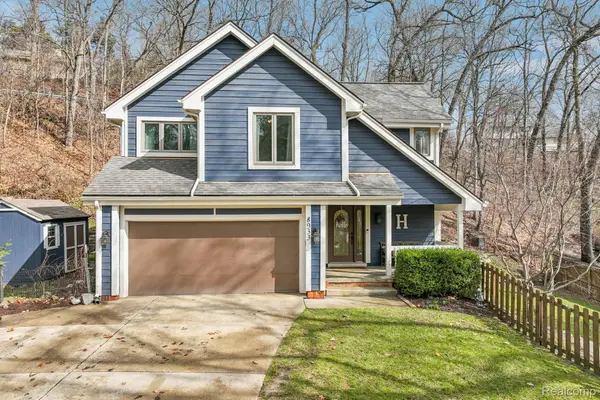 8933 Minne Wanna Road, Clarkston, MI 48348