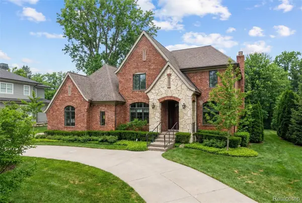 3010 E Bradford Drive, BloomfieldHills, MI 48301