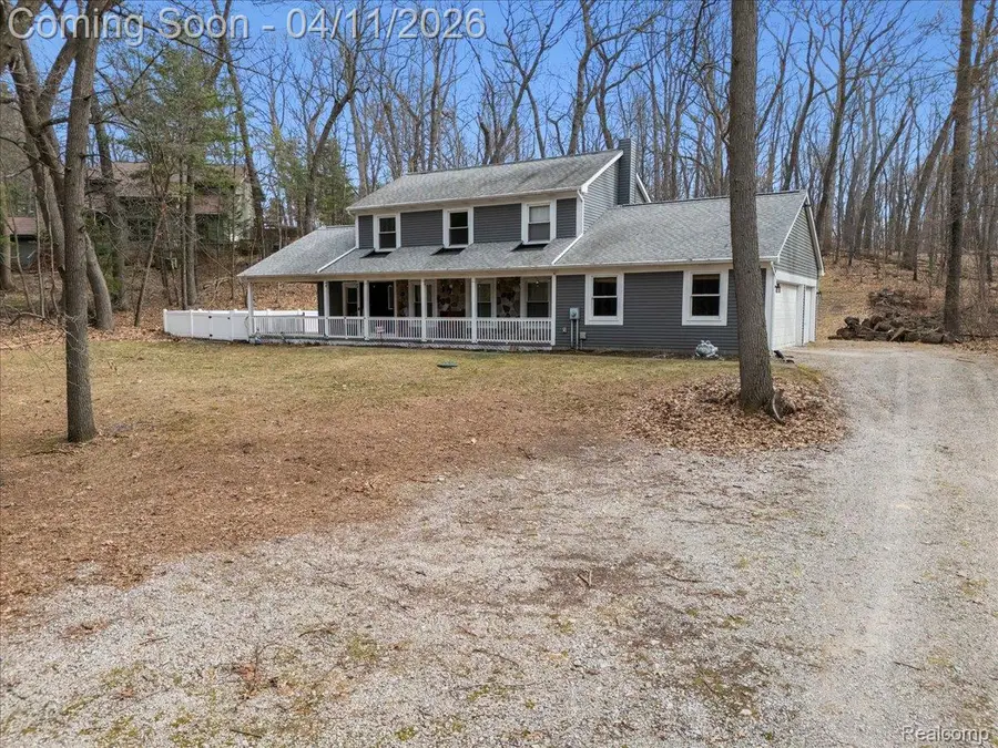 2477 Spruce Ridge, Howell, MI 48855 - #2