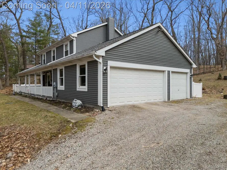 2477 Spruce Ridge, Howell, MI 48855 - #3