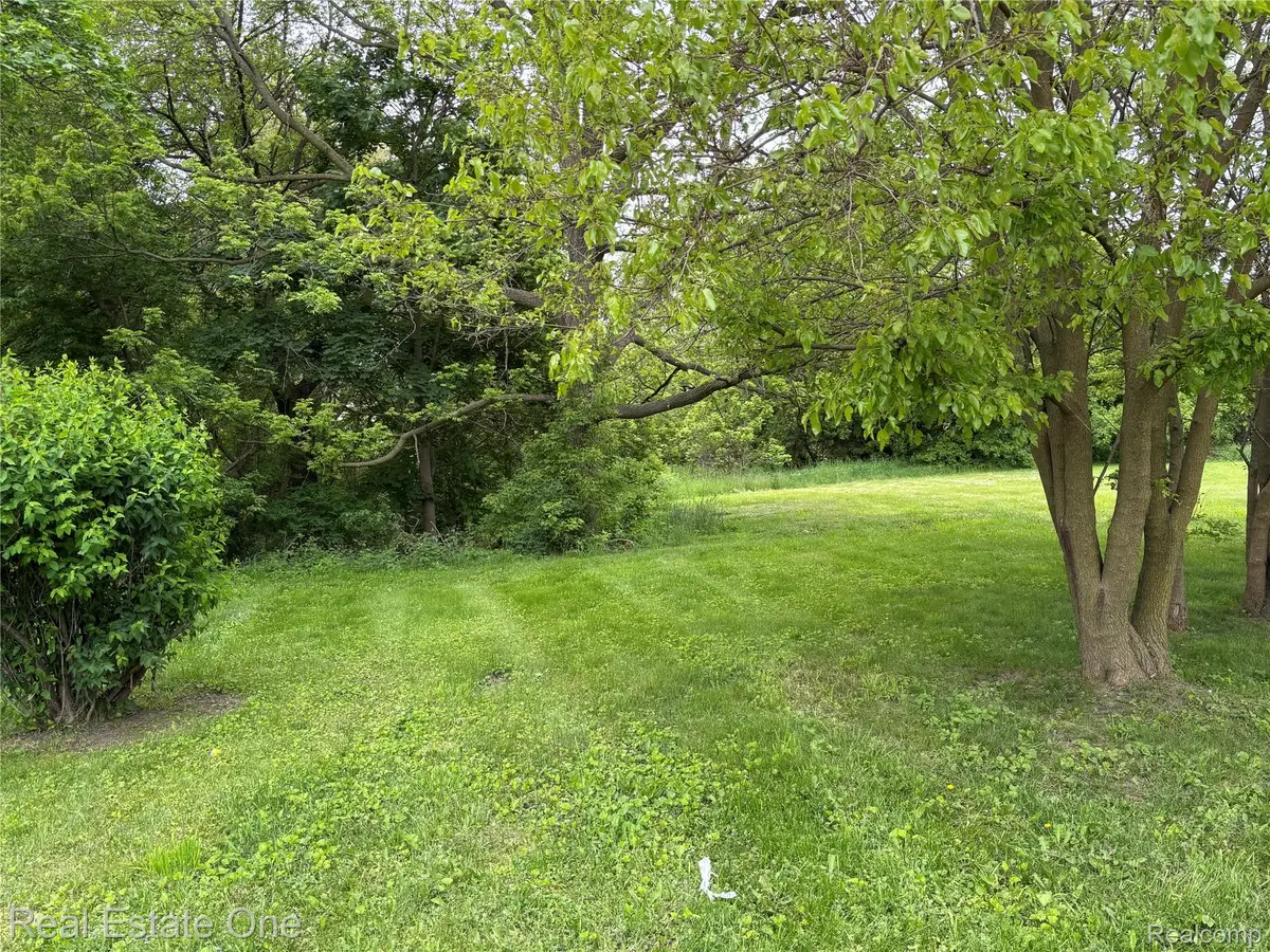 119 W Kennett Road, Pontiac, MI 48340 - #1