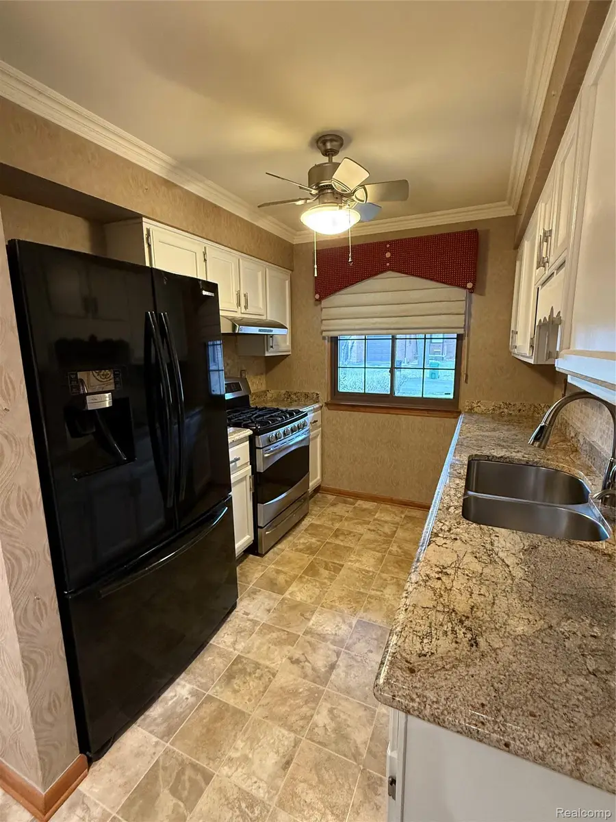 26 Parkplace Central, Allen Park, MI 48101 - #2