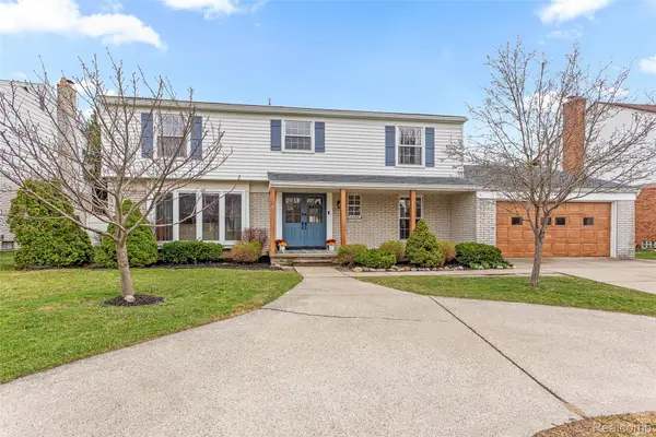 4594 Barcroft Way, SterlingHeights, MI 48310