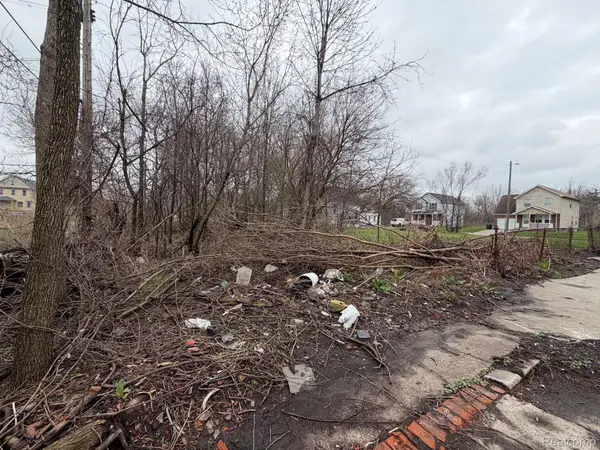2540 W Forest Avenue, Detroit, MI 48208