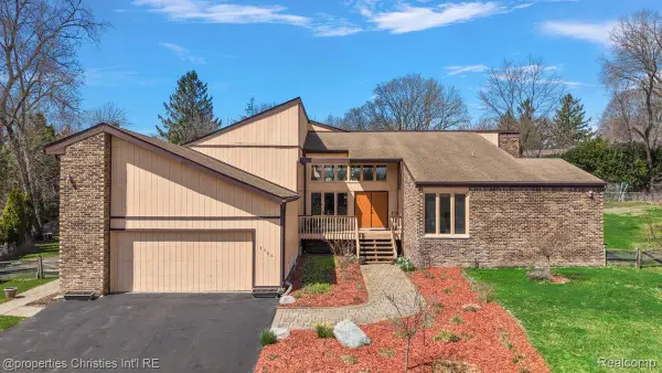 4566 Walden Drive, BloomfieldHills, MI 48301