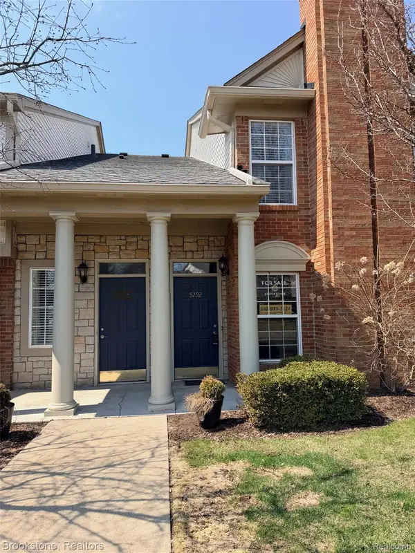 5292 Brookemonte Circle, Rochester, MI 48306