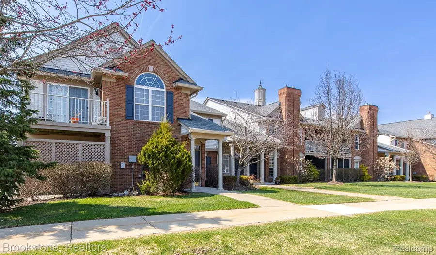 5292 Brookemonte Circle, Rochester, MI 48306 - #3