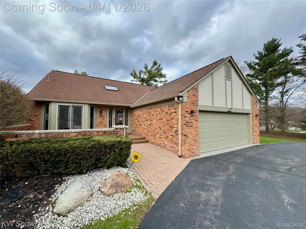 30604 Ramblewood Club Drive, Farmington, MI 48331