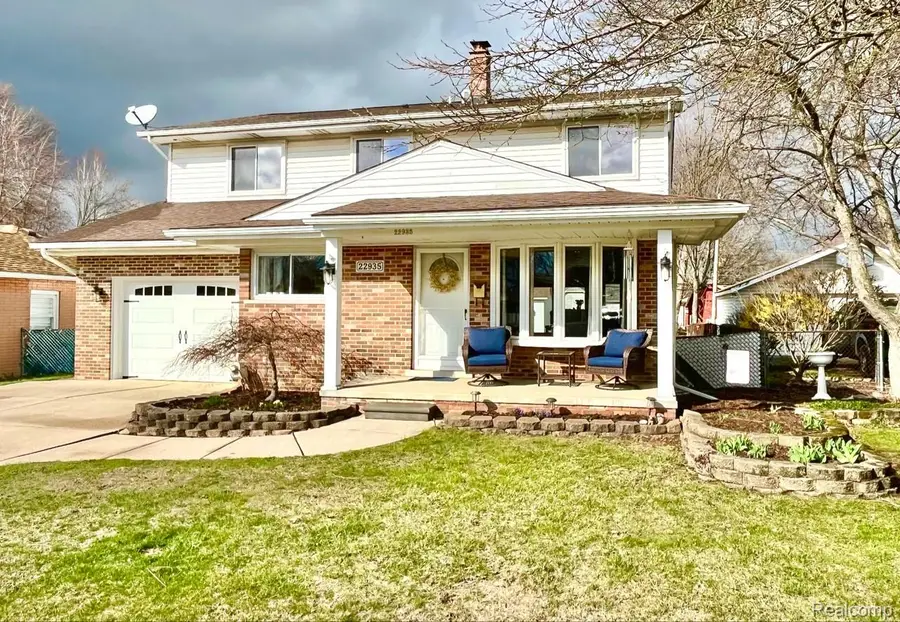 22935 Allor Street, Saint Clair Shores, MI 48082 - #2