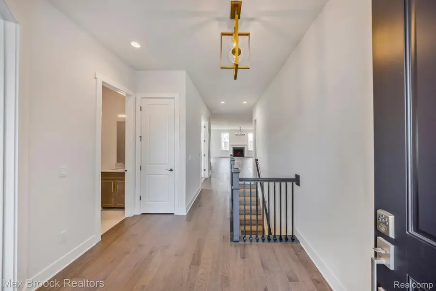 5636 Suffolk Court, West Bloomfield, MI 48322 - #3