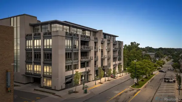 369 N Old Woodward Avenue #207, Birmingham, MI 48009