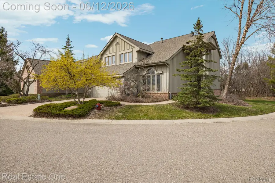 7026 Daventry Woods Drive, West Bloomfield, MI 48322 - #3