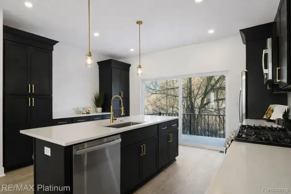 1656 Pinecroft Lane, Howell, MI 48855