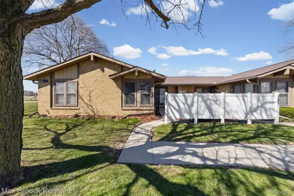 2671 Roundtree Drive Roundtree Drive #4, Troy, MI 48083