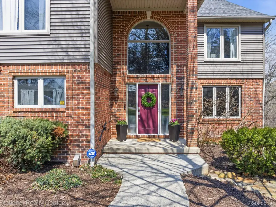 6276 N Shore Drive, West Bloomfield, MI 48324 - #3