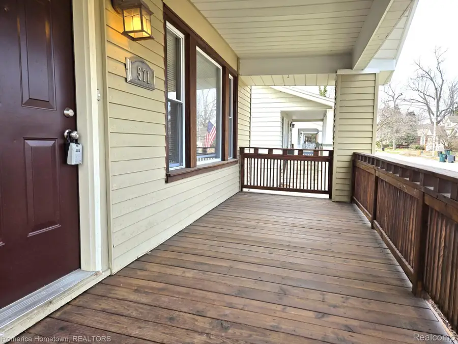 571 W Saratoga Street, Ferndale, MI 48220 - #3