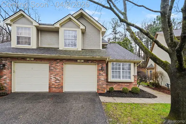 858 Whisperwood Trail, Fenton, MI 48430