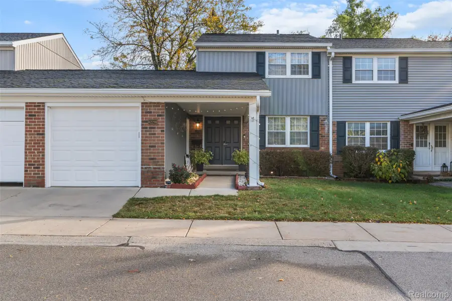 42258 Norwood Court, Northville, MI 48167 - #2