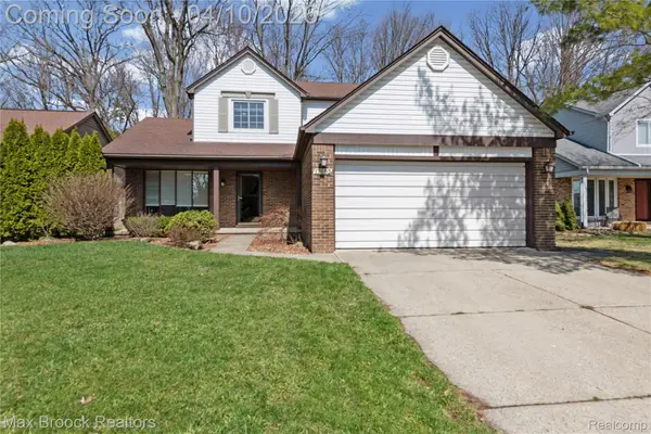 17883 Foxpointe Drive, ClintonTownship, MI 48038