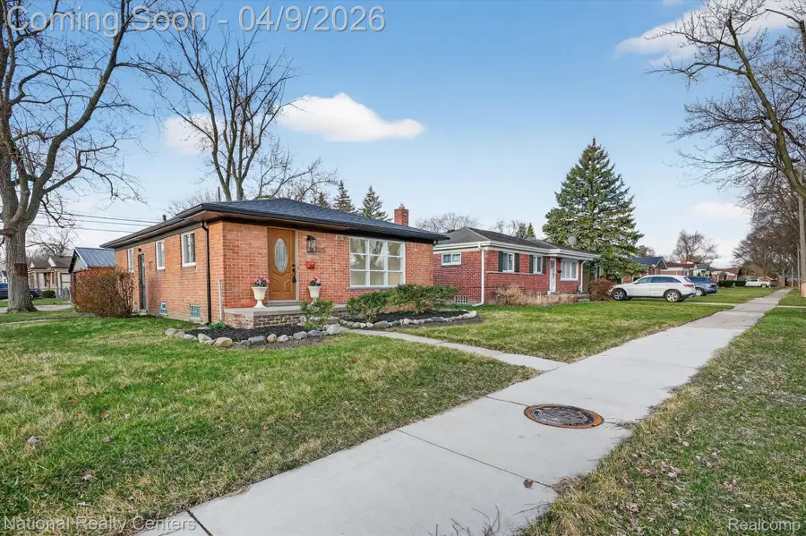 205 Royal Park Lane, Madison Heights, MI 48071 - #2
