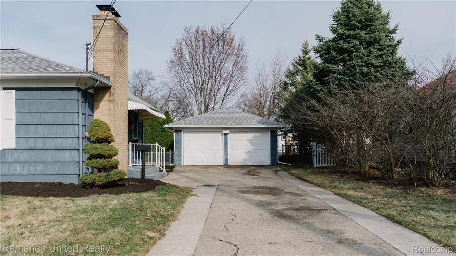 3332 Mckee Avenue Sw, Wyoming, MI 49509 - #2