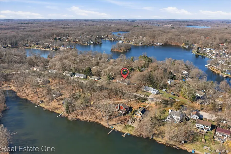 11458 College Avenue, Pinckney, MI 48169 - #2