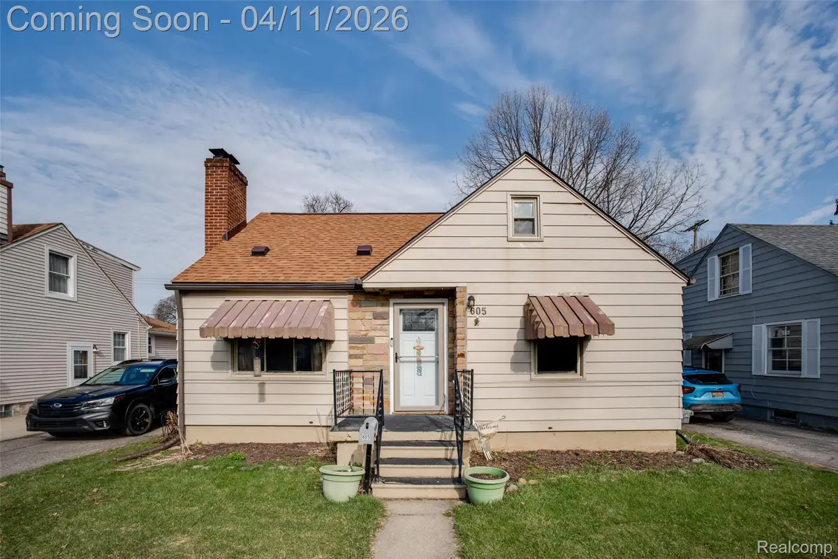 605 S Lynch Street, Flint, MI 48503 - #1