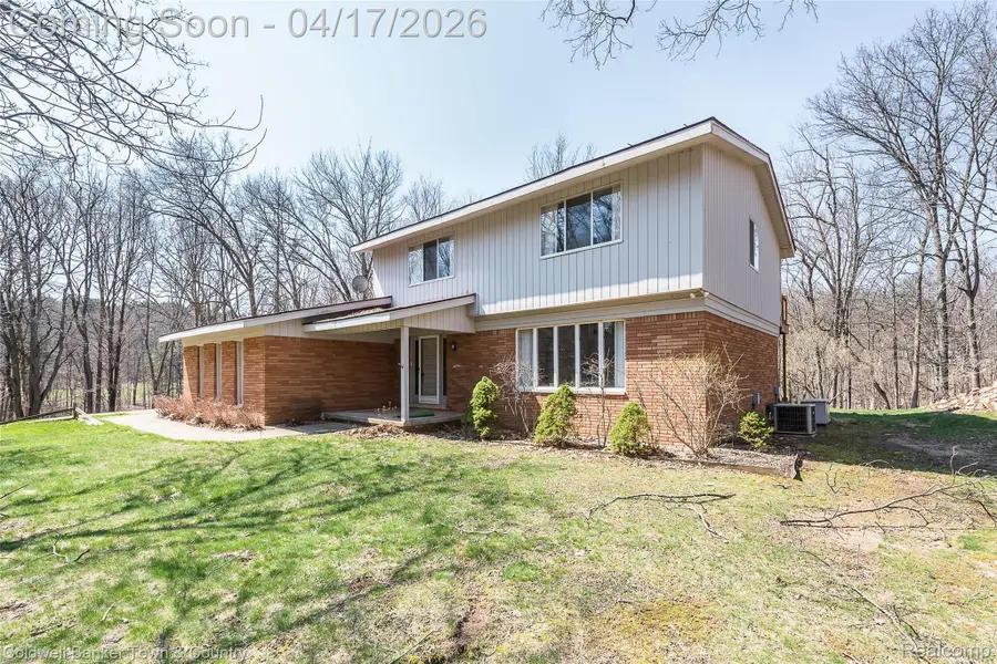 3520 S Hill Road, Milford, MI 48381 - #2
