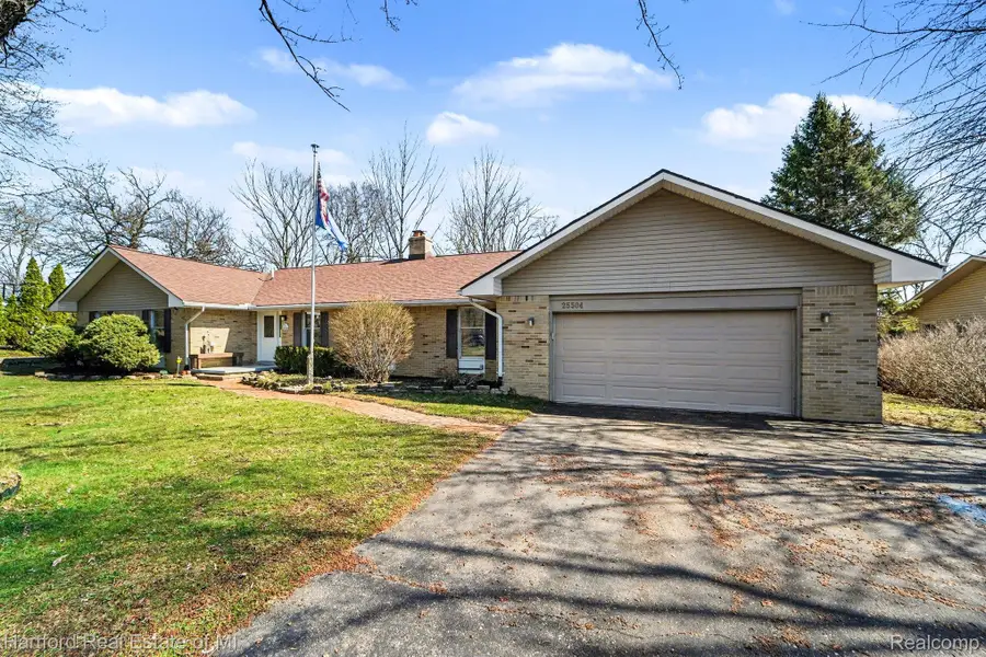 25504 Brookview Street, Farmington Hills, MI 48336 - #3